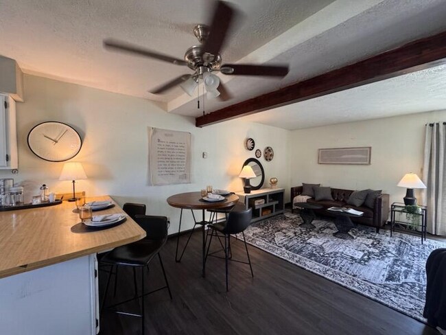 Foto del edificio - 859 W 5th St