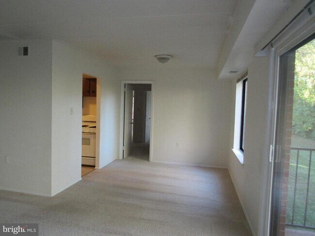 Building Photo - 125 Clubhouse Dr SW