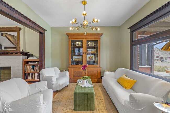 Building Photo - 963 Woodruff Pl W Dr
