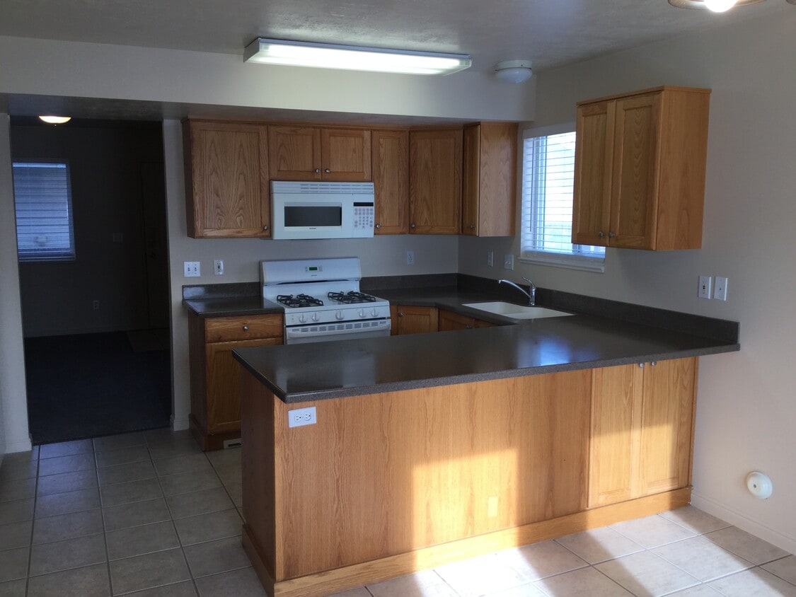 479 Raven Way Unit C, Chubbuck, ID 83202 Condo for Rent in Chubbuck