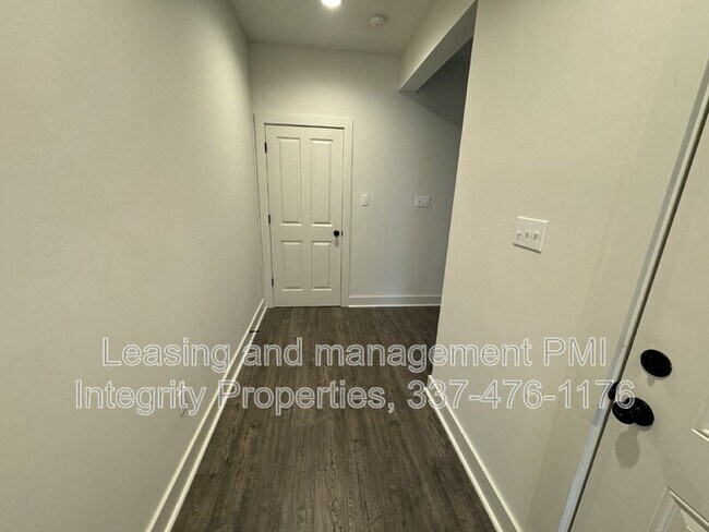 Foto del edificio - 403 Highland Park Ln