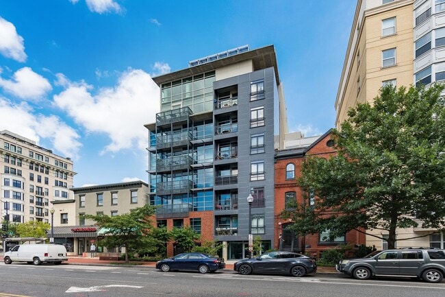 Building Photo - Enjoy all that Logan Circle and Mount Vernon Square have to offer in this modern and bright 2 bed...