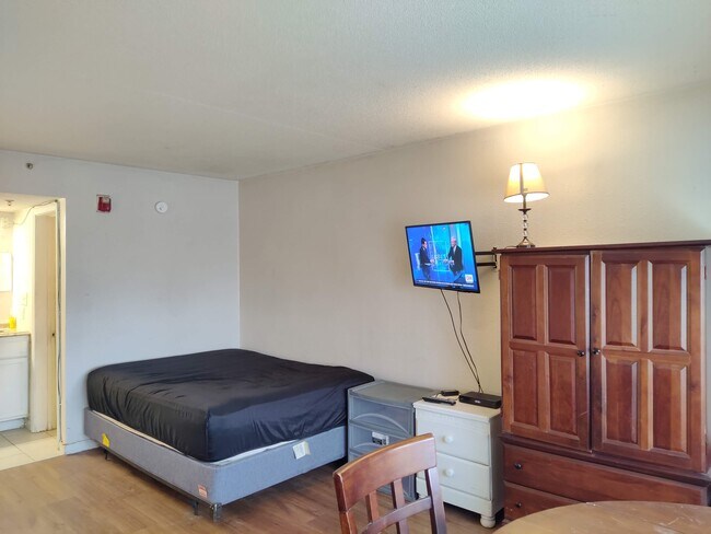 Building Photo - 2506 S Ocean Blvd