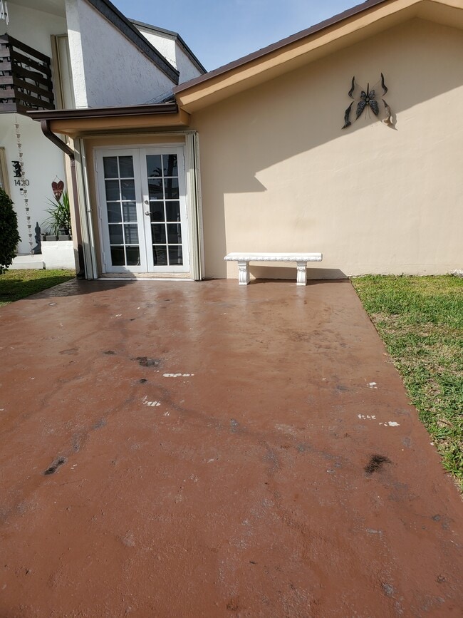 Foto del edificio - 10400 SW 14th Ter