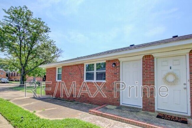 Building Photo - 7923 Thompson Rd