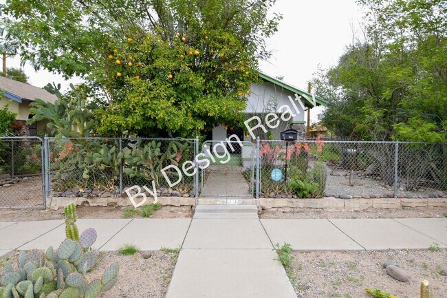 Foto del edificio - Charming Armory Park Bungalow with Private Off-Street Parking