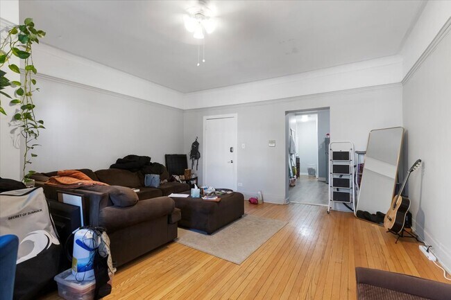 Building Photo - 5018 S Blackstone Ave