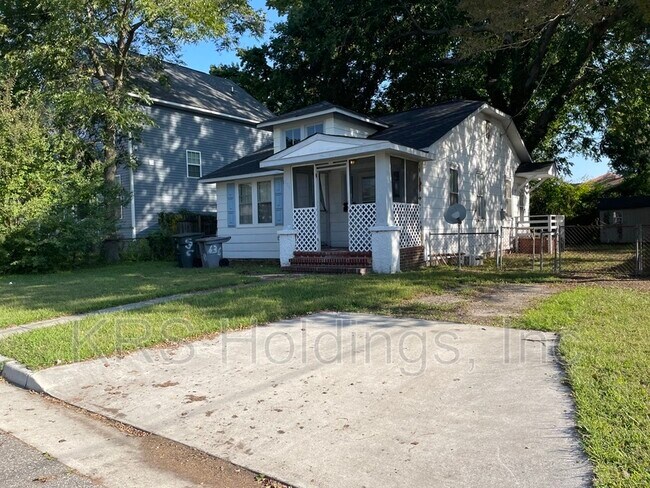 Foto del edificio - 636 Milford Ave