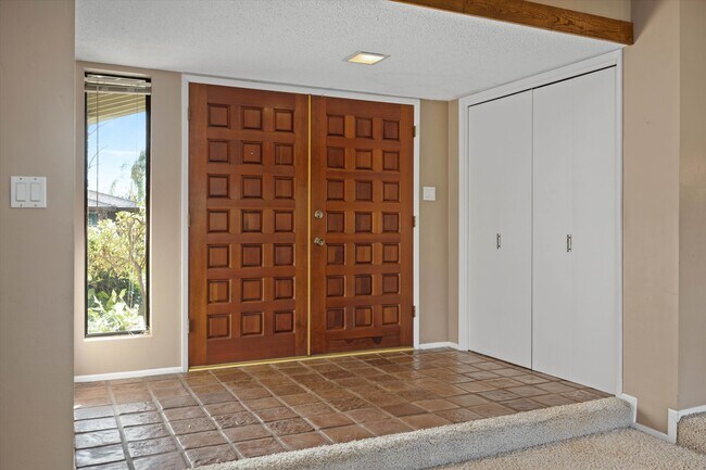 Foto del edificio - 7808 Selkirk Dr