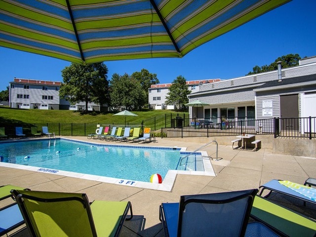 Piscina en The Valley Townhomes - The Valley