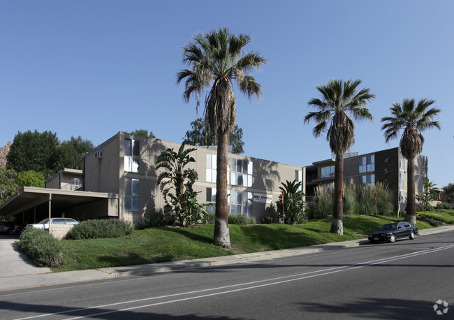 Building Photo - The Palms Apartments