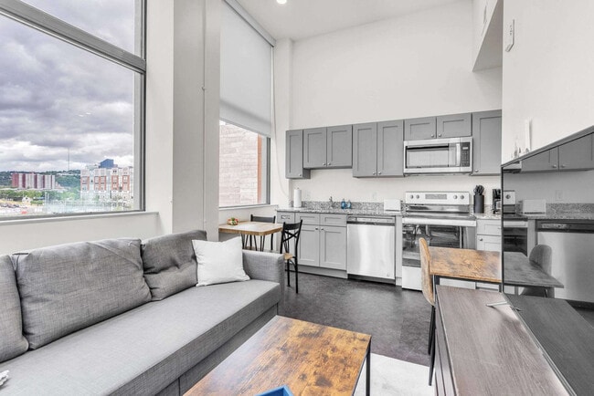 Building Photo - 800 Penn Ave