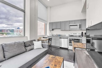 Building Photo - 800 Penn Ave