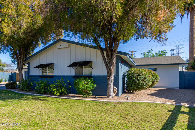 Building Photo - 3125 N 63rd Pl