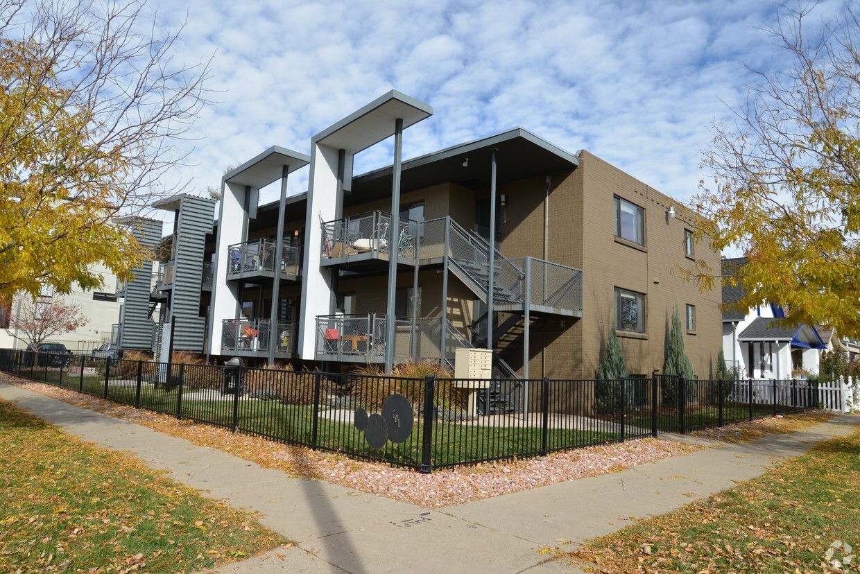 Primary Photo - Mulberry Flats