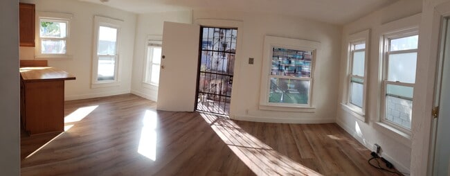 Living/Dining Room - 613 Broadway St