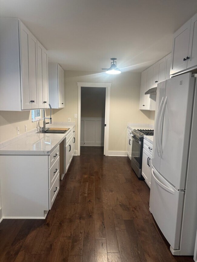 Building Photo - *WINTER SPECIAL - MOVE IN BY 12/31/2025 AND RECEIVE A 50" or 55'' FLAT SCREEN TV* 4 BED 2 BATH HO...