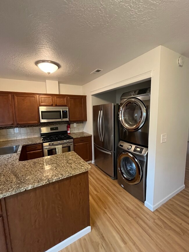 Building Photo - 3616 SE 67th Ave