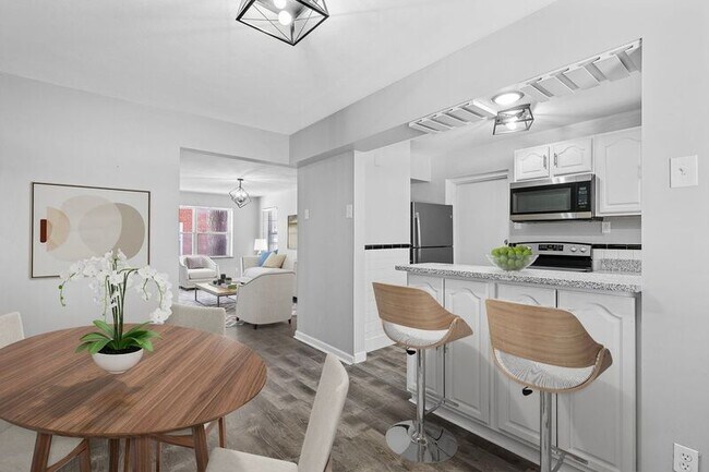 Foto del edificio - 5836 Sunshine Dr