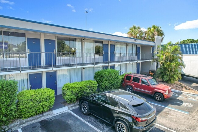 Building Photo - 4645 N Socrum Loop Rd