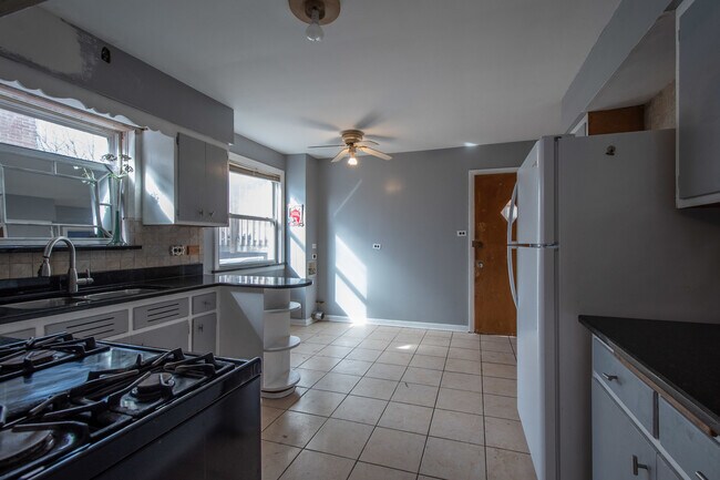 Foto del edificio - 2626 W Fitch Ave