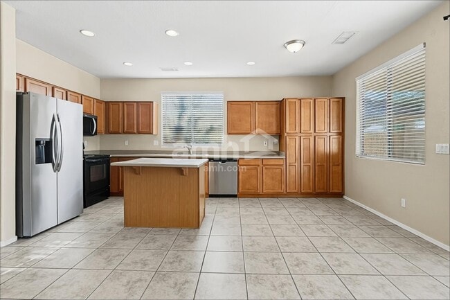Building Photo - 17514 W Ocotillo Ave