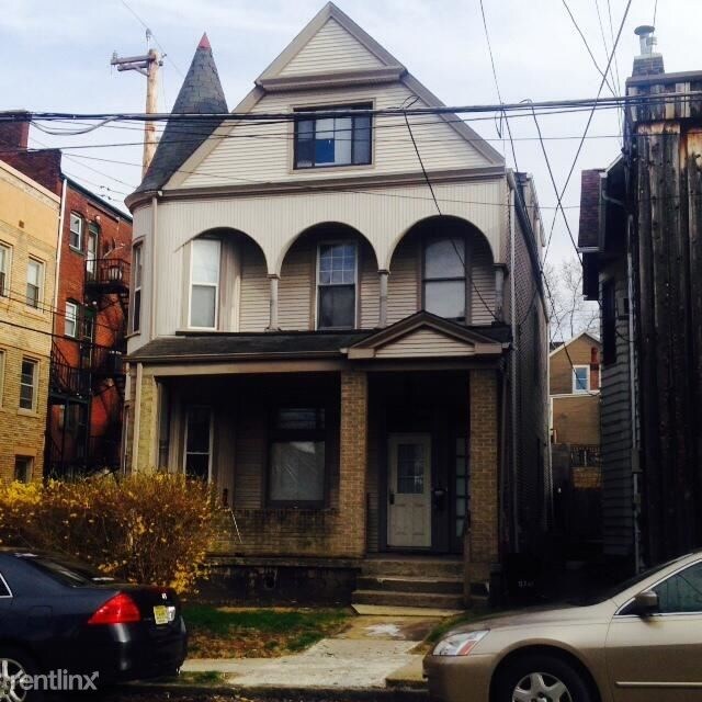 Building Photo - 5746 Howe St