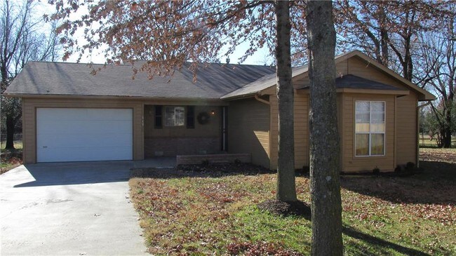 Building Photo - 649 East Highway 264
