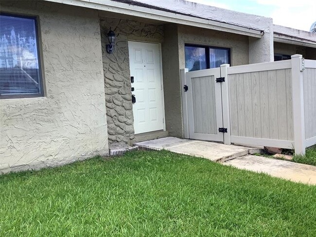 Building Photo - 10128 Boca Bend E