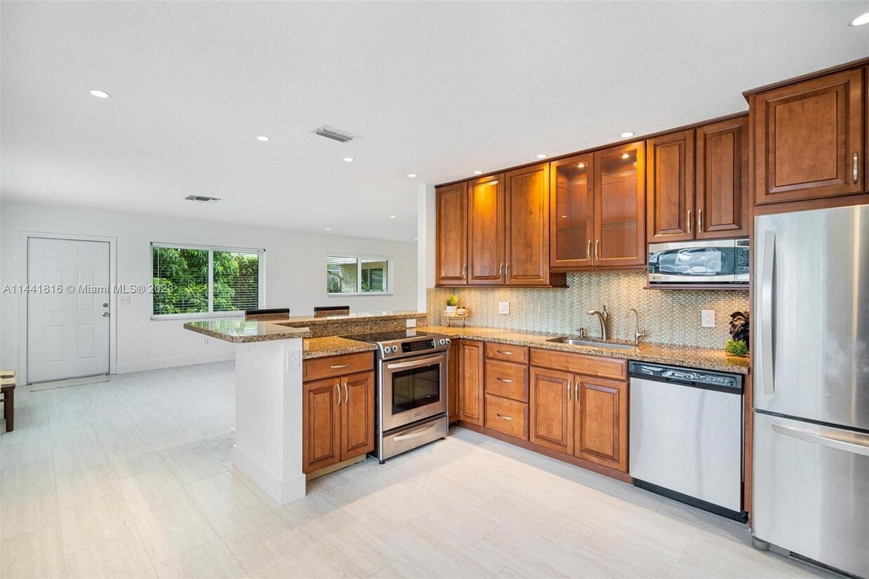 107 SE 5th St Unit S, Dania Beach, FL 33004 Apartment for Rent in