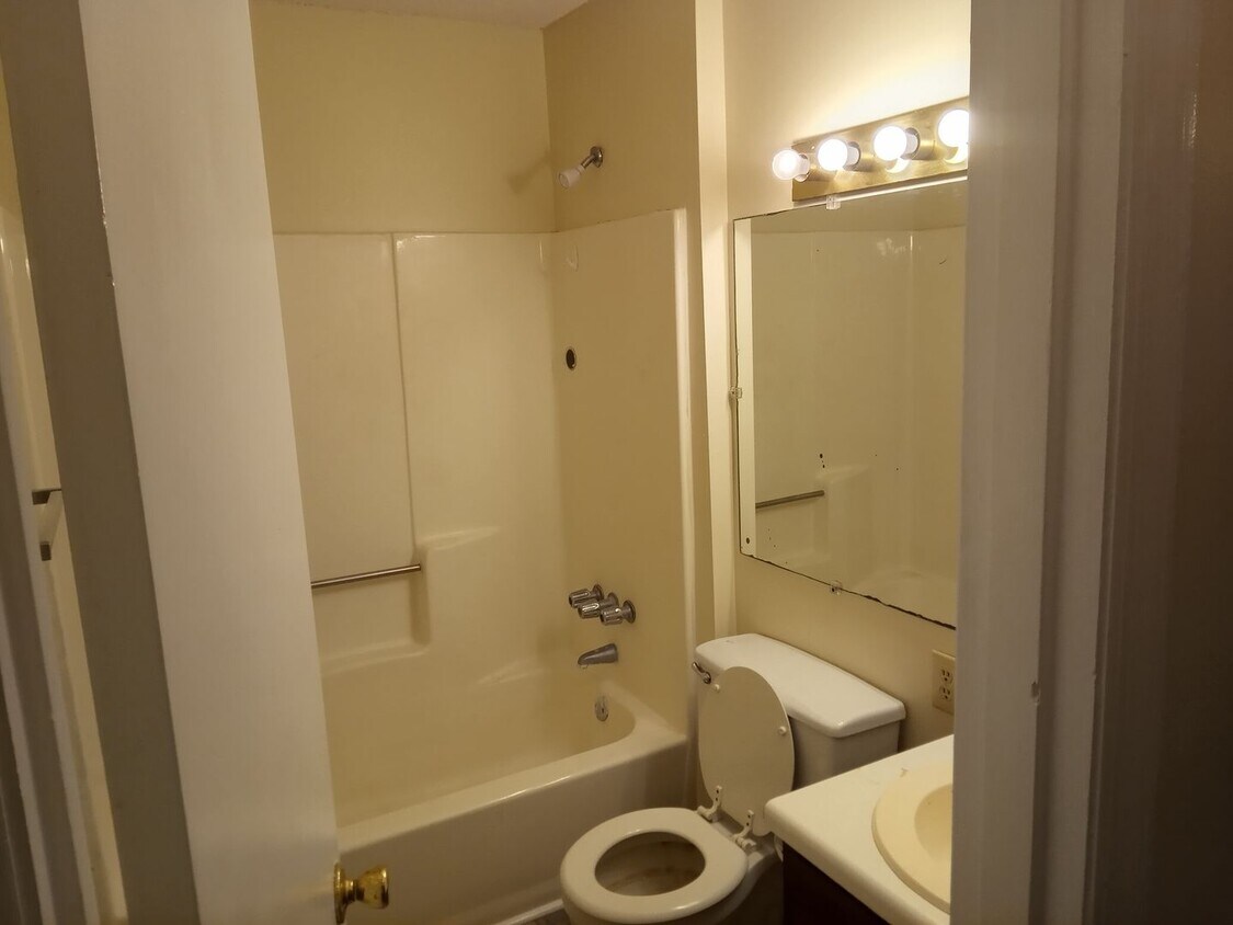 Foto del edificio - 804 N Washington St