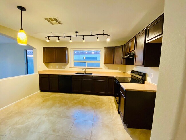 Foto del edificio - 12640 W Windsor Blvd