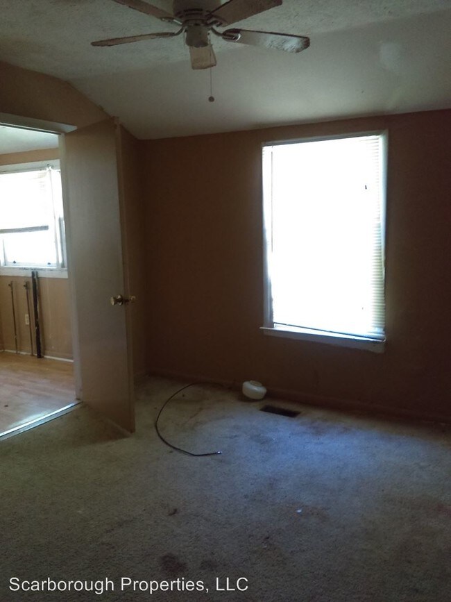 Building Photo - 4 br, 1 bath House - 1405 Woodrow Ave