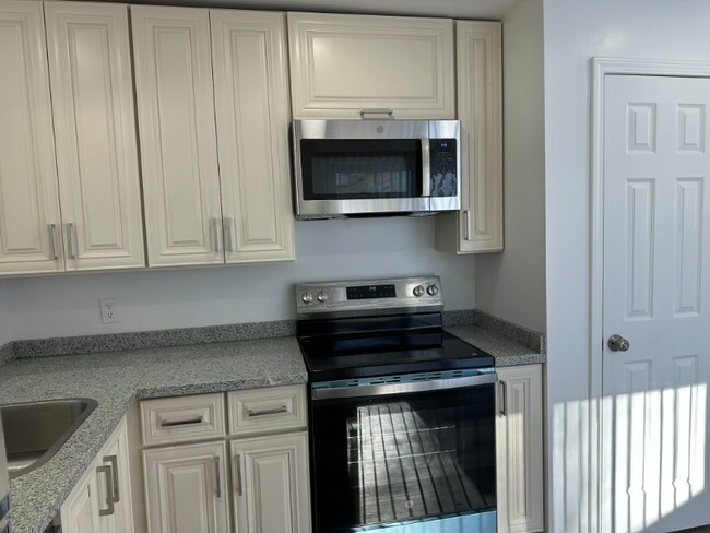 Foto del edificio - 28530 Grayling Ave