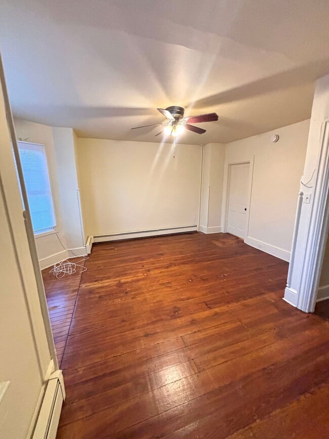 Building Photo - 690 Columbia Ave