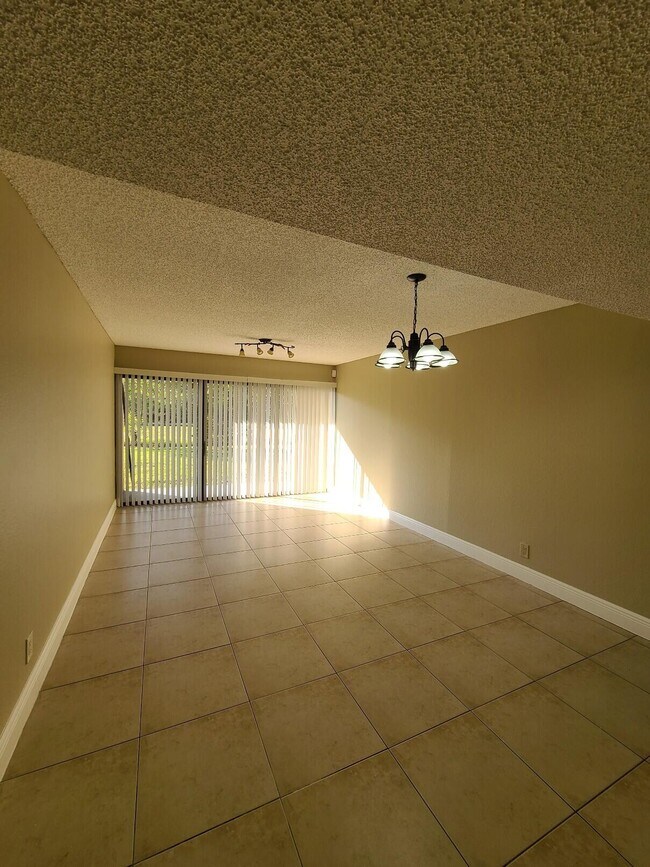 Foto del edificio - 1461 Windorah Way