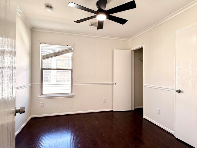 Foto del edificio - 16127 Cole Bridge Ln