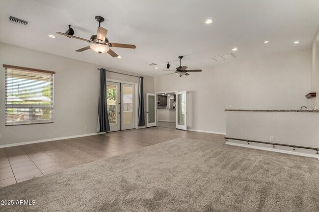 Foto del edificio - 1328 N Jentilly Ct