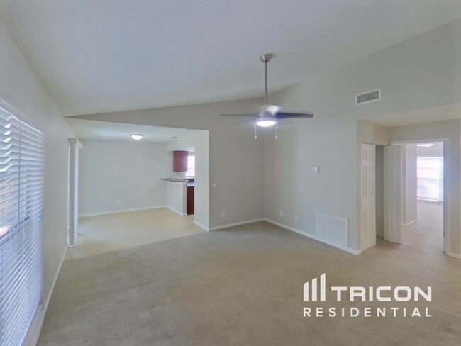 Building Photo - 4013 Forecast Dr