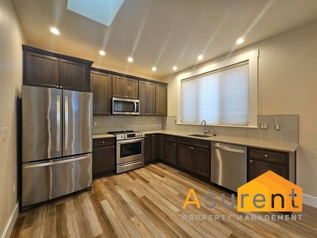 Building Photo - Cute Cottage in Railroad District of Ashland