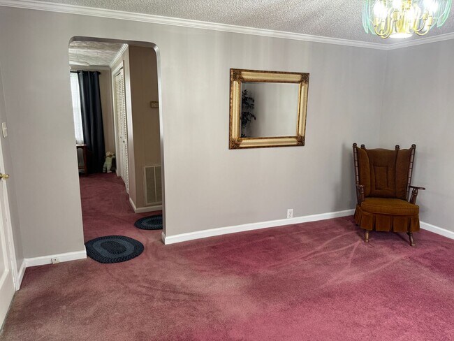 Foto del edificio - Cozy 1 Bedroom, 1 Bathroom House in High Point