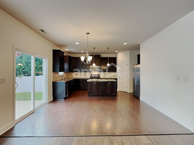 Foto del edificio - 1003 Forestway Ct