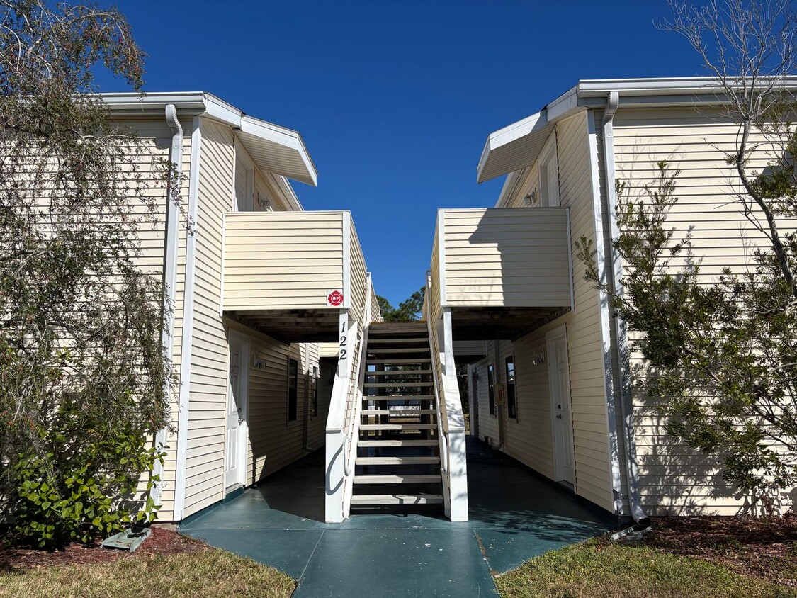 Foto principal - 2BD/2BA Second Floor Unit, Oldsmar, Availa...