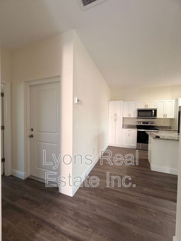 Foto del edificio - 452 Grant Blvd