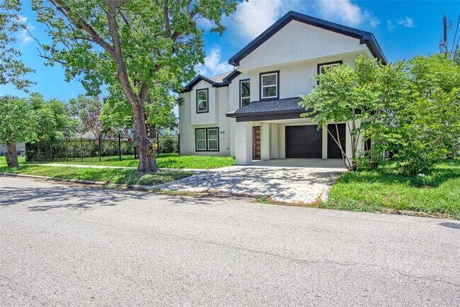 Foto del edificio - 6110 Bowling Green St