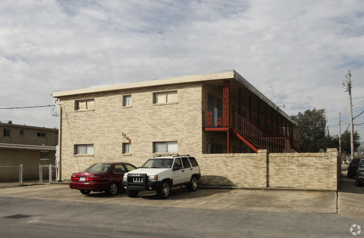 Primary Photo - 1568 Carrollton Ave
