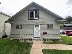 Building Photo - 1217 W 47th St