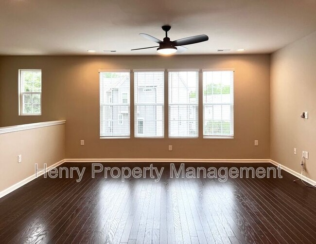 Foto del edificio - 1413 Regents Ln