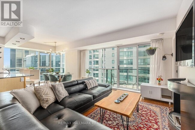 Building Photo - 445-445 Laurier Ave W