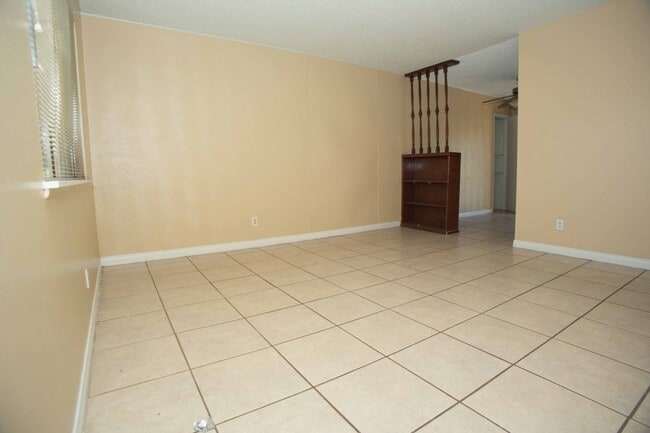 Building Photo - Beautiful home in East Las Vegas